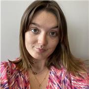 Vous recherchez une sympa et qui vous apprend le français ? 
Vous l’avez trouvé ;)